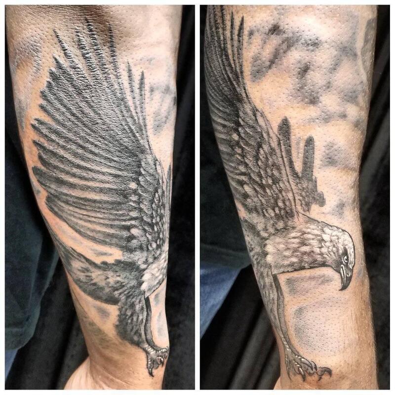 Eagle tattoo,black and grey,Overlord tattoo shop
